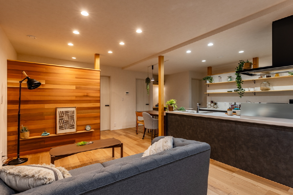 暮らしに寄り添う、自然と調和する平屋。