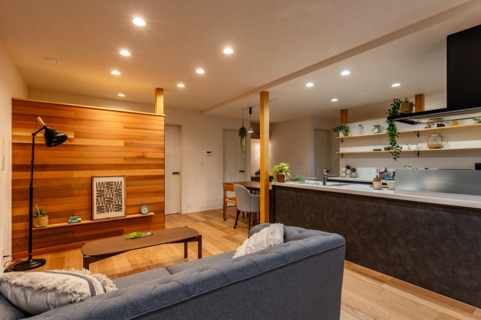 ＊暮らしに寄り添う、自然と調和する平屋＊